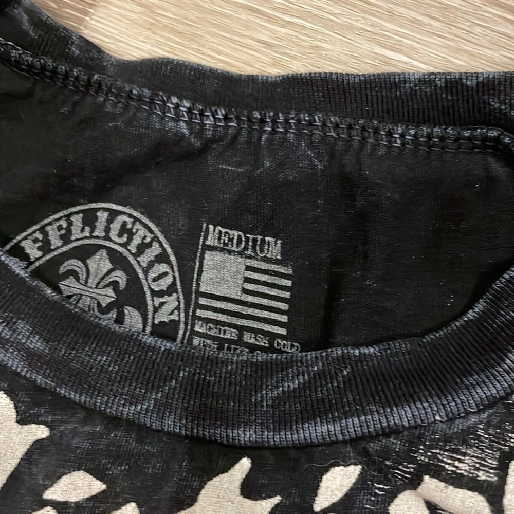 NWT w/ flaw Affliction fitted cropped tee - vintage wash - only 1 L left!! - Picture 6 of 7